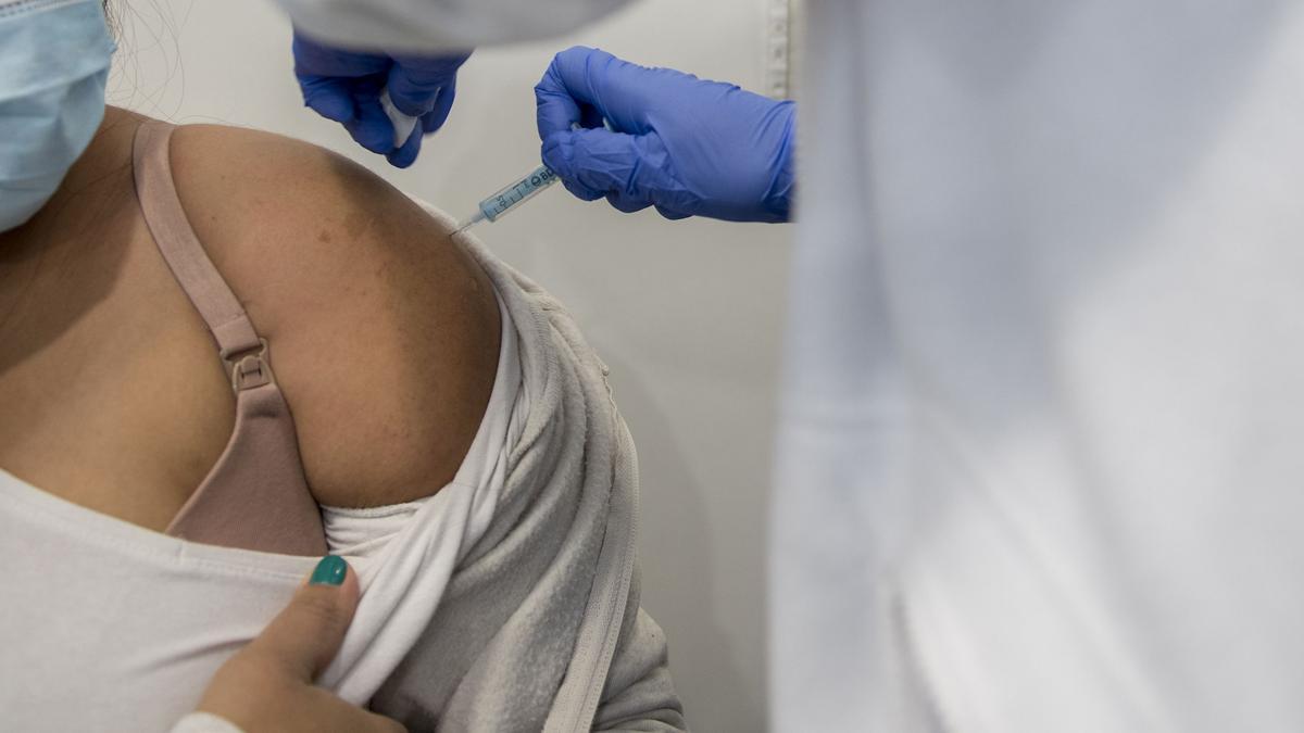 L’Hospital de Mollet busca voluntaris per a la fase final de l’assaig clínic de la vacuna d’Hipra