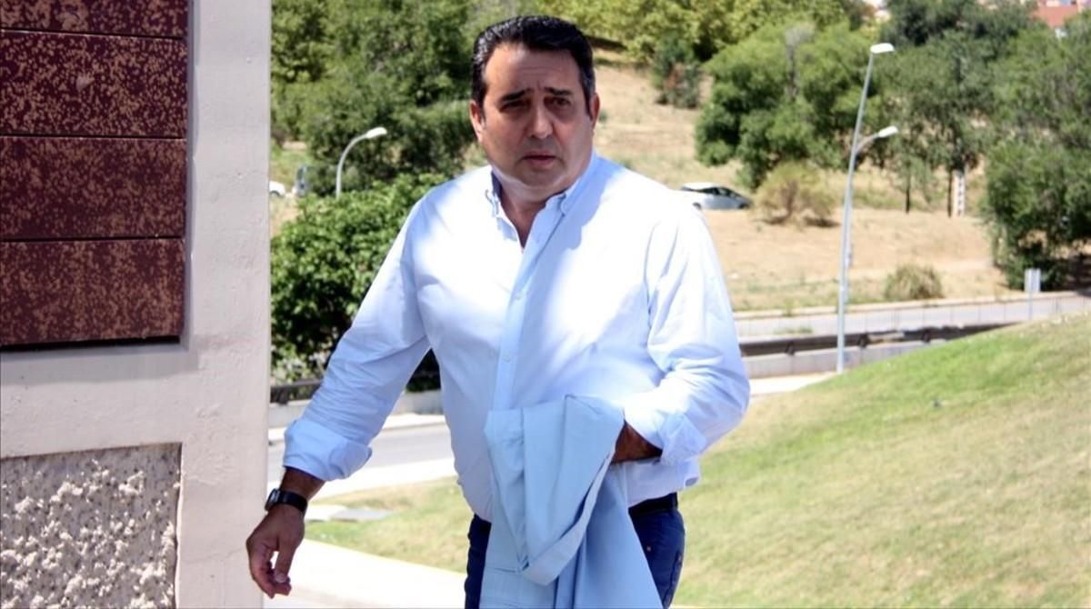 Manuel Bustos, arribant als jutjats de Terrassa per declarar. ACN / POL SOLÀ Manuel Bustos, arribant als jutjats de Terrassa per declarar. ACN / POL SOLÀ