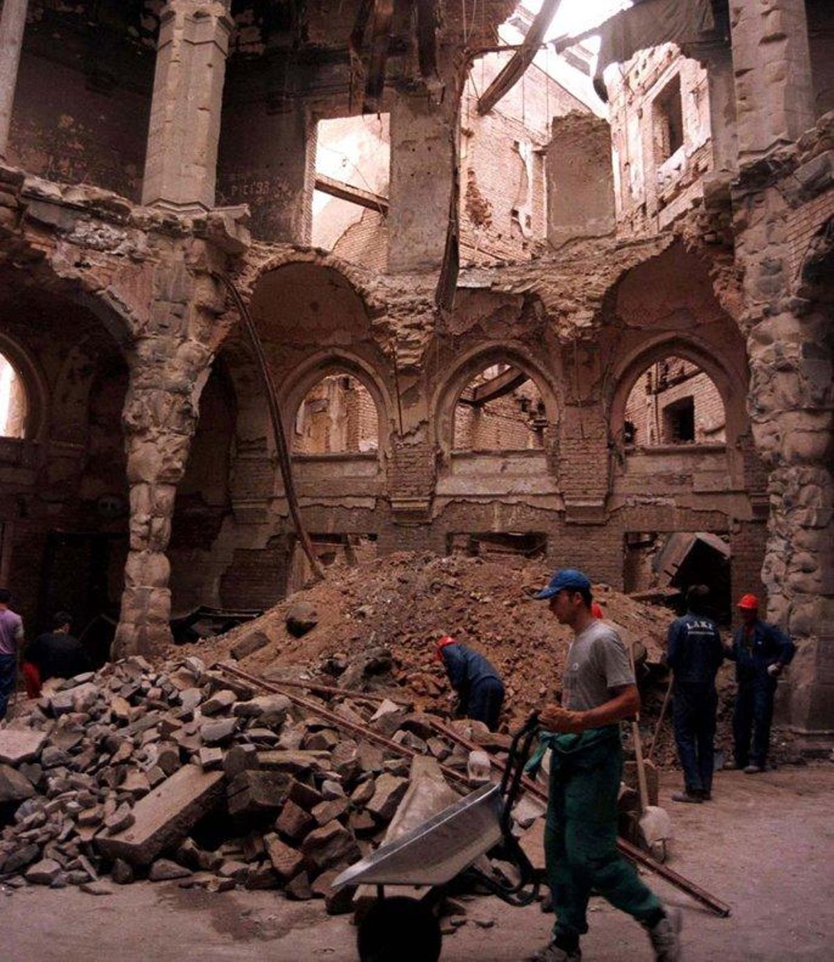 Las ruinas de la biblioteca de Sarajevo. Las ruinas de la biblioteca de Sarajevo.
