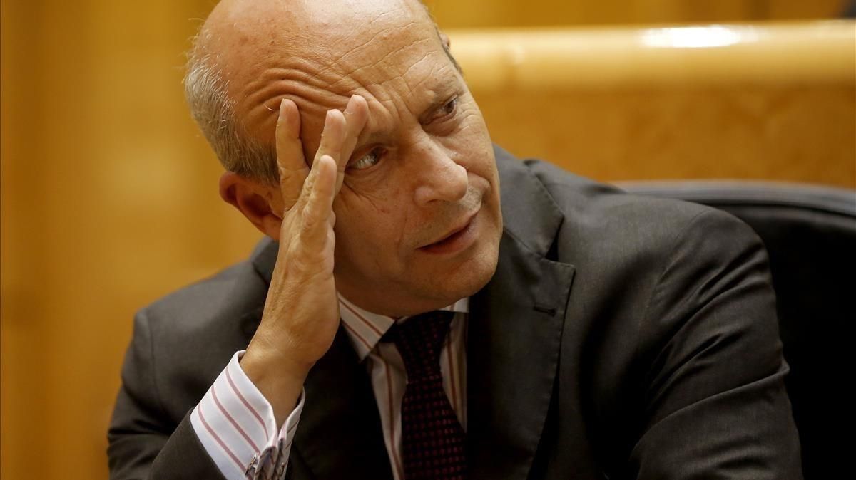 El entonces ministro de Educación, José Ignacio Wert, durante una sesión de control en el Senado, en septiembre del 2014. El entonces ministro de Educación, José Ignacio Wert, durante una sesión de control en el Senado, en septiembre del 2014.