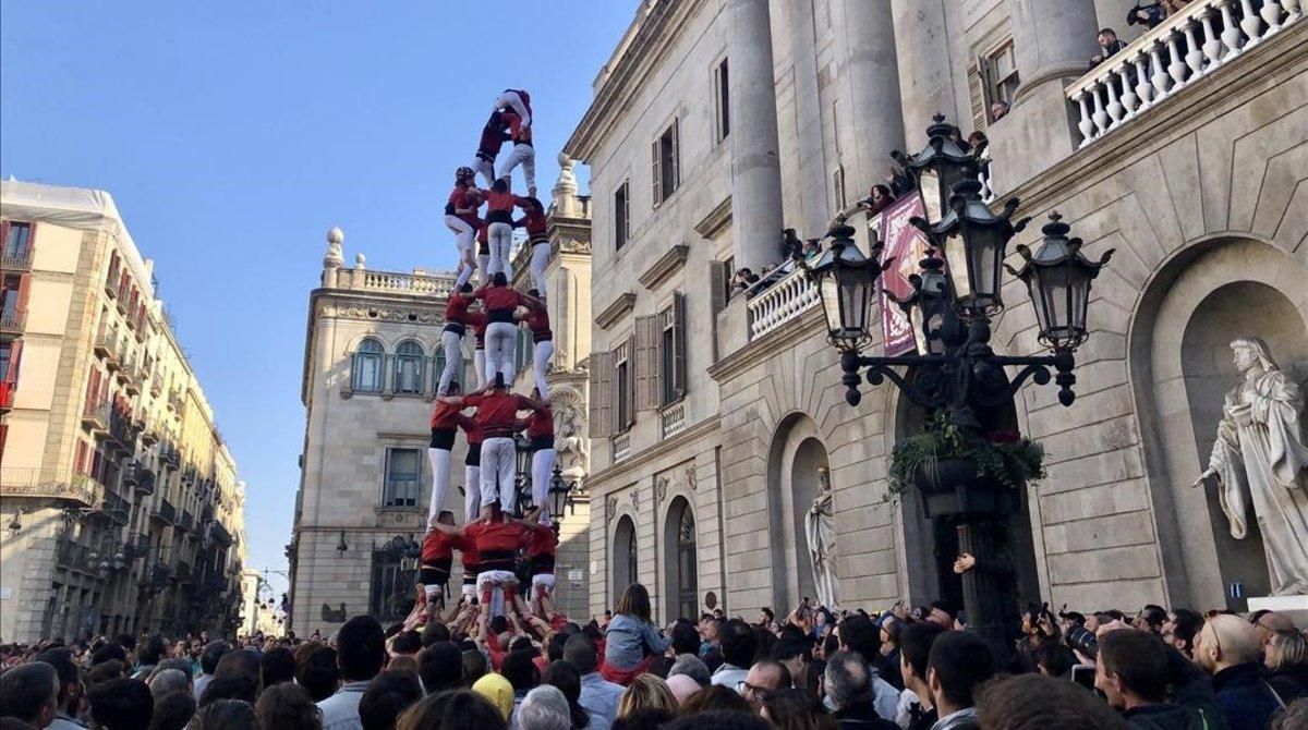 Colau presideix la jornada castellera de Santa Eulàlia amb vuit colles de BCN Colau presideix la jornada castellera de Santa Eulàlia amb vuit colles de BCN