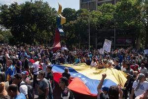 Manifestación en el centro de Caracas de trabajadores de distintos sectores que protestan por sus bajos salarios, el 16 de enero de 2023.
