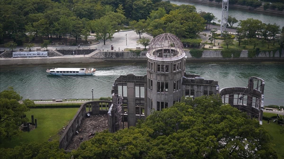 Vista de la Cúpula de la Bomba Atómica, en el parque del Memorial de la Paz de Hiroshima, este jueves. Vista de la Cúpula de la Bomba Atómica, en el parque del Memorial de la Paz de Hiroshima, este jueves.