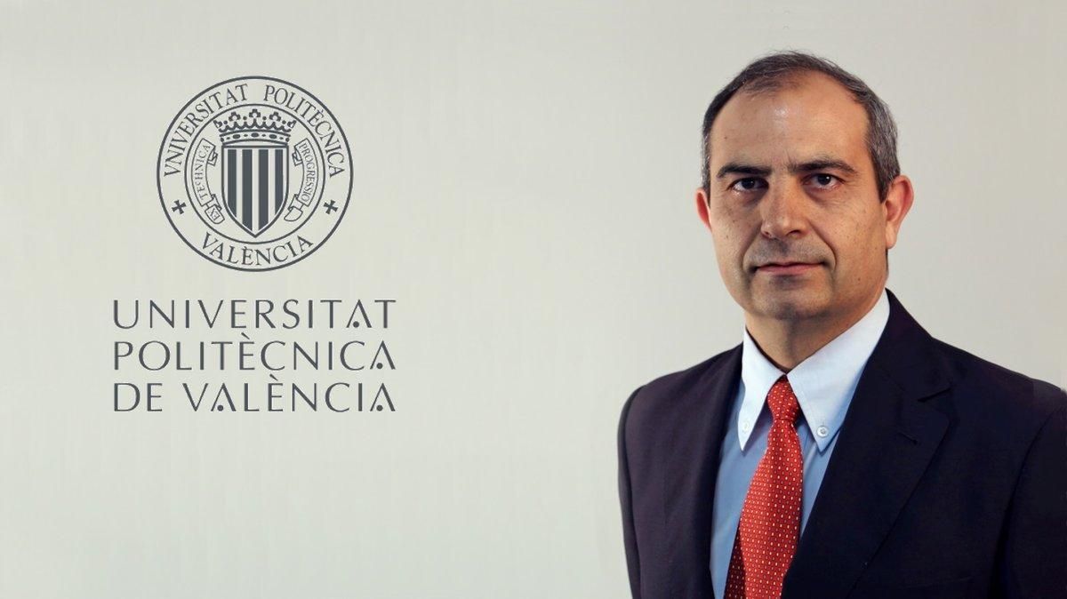 Víctor Yepes es Doctor Ingeniero de Caminos, Canales y Puertos y Catedrático del Departamento de Ingeniería de la Construcción y Proyectos de Ingeniería Civil de la Universitat Politècnica de Valencia. Víctor Yepes es Doctor Ingeniero de Caminos, Canales y Puertos y Catedrático del Departamento de Ingeniería de la Construcción y Proyectos de Ingeniería Civil de la Universitat Politècnica de Valencia.