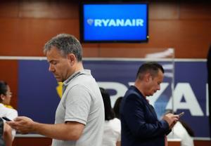 Huelga en Ryanair: Los tripulantes anuncian 12 días más de paros en julio