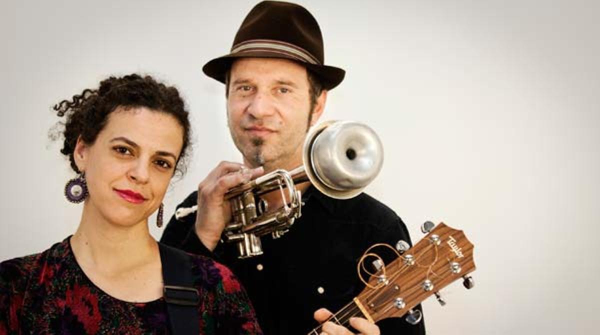 Olivenza interpreta ’Prisión en Miraflores’ en acústico para EL PERIÓDICO.