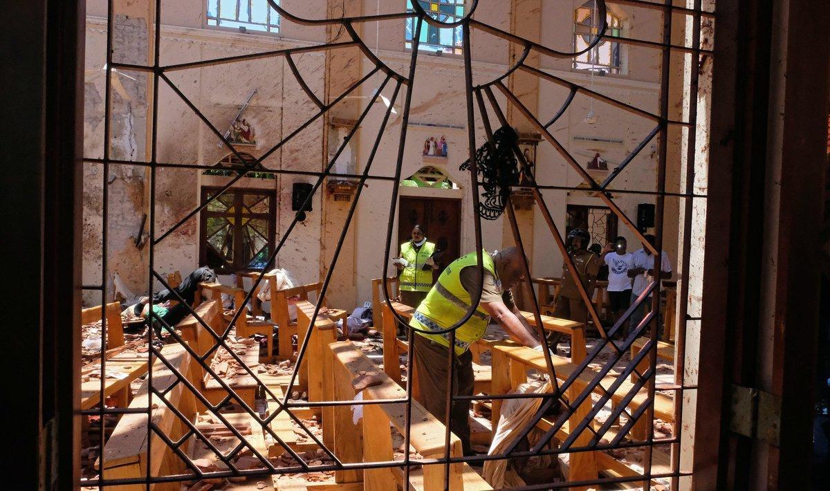 Daños en la iglesia de San Sebastian tras el atentado en Sri Lanka. EFE