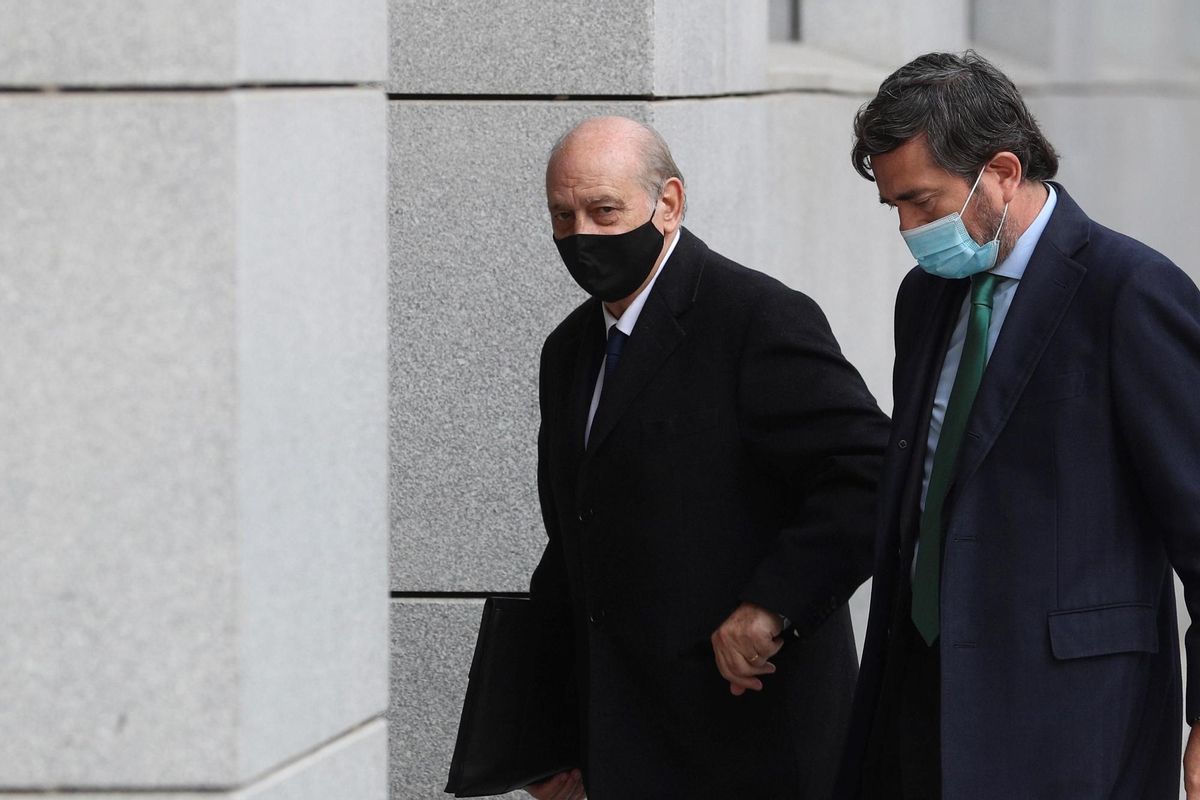 El PSOE demana 48 anys de presó per a l’exministre Fernández Díaz per la Kitchen El PSOE demana 48 anys de presó per a l’exministre Fernández Díaz per la Kitchen