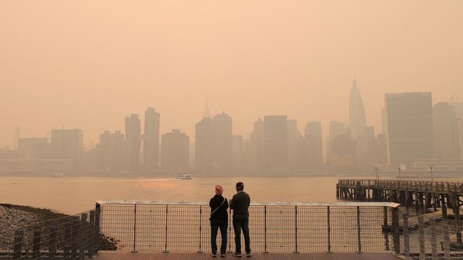Ambiente apocalíptico en Nueva York: el humo de 150 incendios en Canadá asfixia EEUU