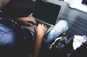 El teletrabajo alcanza los 1,43 millones en España y anota el mejor registro nacional en el segundo trimestre del 2018.