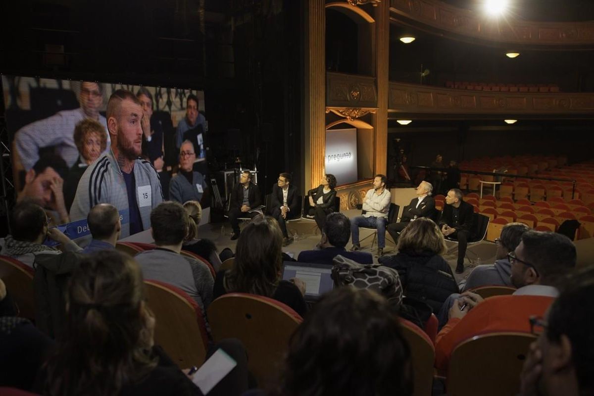 Imagen de la presentación de ’Jo pregunto’, en el Teatre Conservatori de Manresa. Imagen de la presentación de ’Jo pregunto’, en el Teatre Conservatori de Manresa.