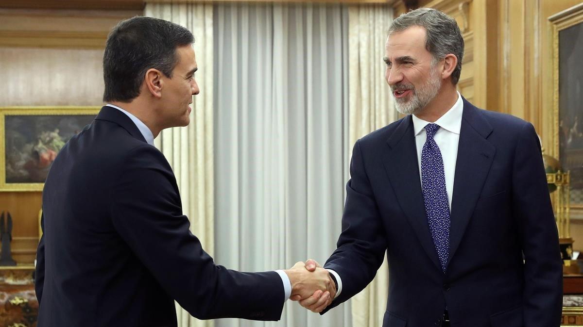 El Rey recibe al presidente del Gobierno en funciones, Pedro Sánchez, durante las consultas para la investidura.