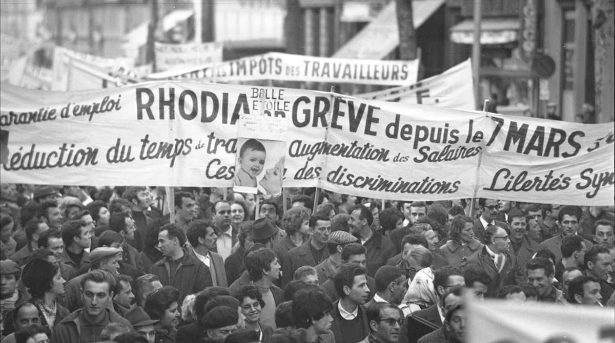Obreros de Rhodia se manifiestan contra los despidos, en 1967. Obreros de Rhodia se manifiestan contra los despidos, en 1967.