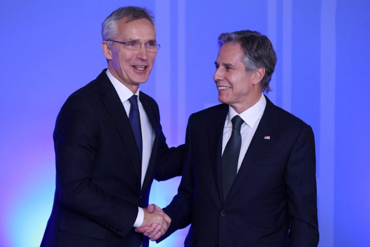 El secretario general de la OTAN, Jens Stoltenberg -izquierda- con el secretario de Estado de EEUU, Antony Blinken, en Bucarest. El secretario general de la OTAN, Jens Stoltenberg -izquierda- con el secretario de Estado de EEUU, Antony Blinken, en Bucarest.