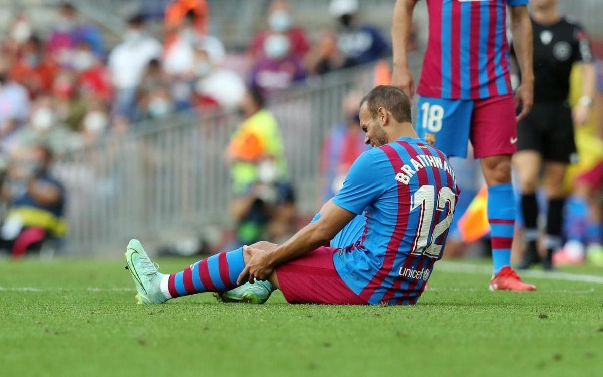 Braithwaite se toca la rodilla izquierda tras sufrir unas molestias ante el Getafe en el Camp Nou. Braithwaite se toca la rodilla izquierda tras sufrir unas molestias ante el Getafe en el Camp Nou.