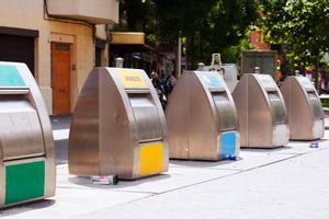 Barcelona ja multa els comerços que no llencen bé les escombraries