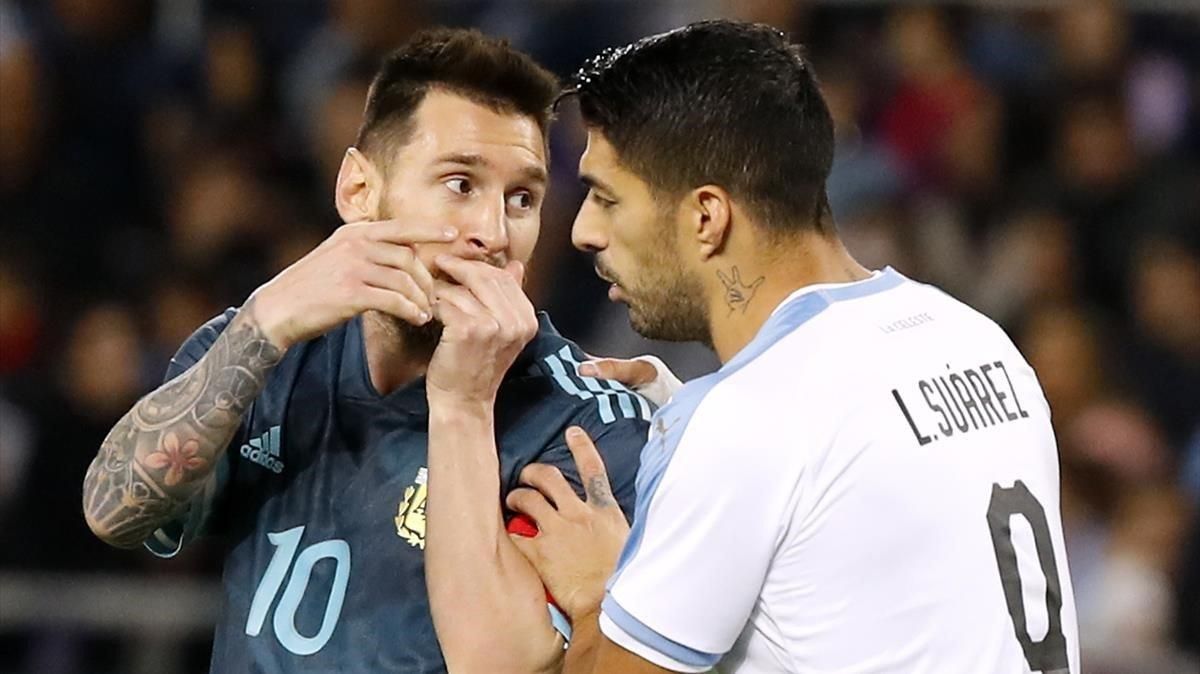 Messi con Luis Suárez, en un amistoso en Tel Aviv. Messi con Luis Suárez, en un amistoso en Tel Aviv.