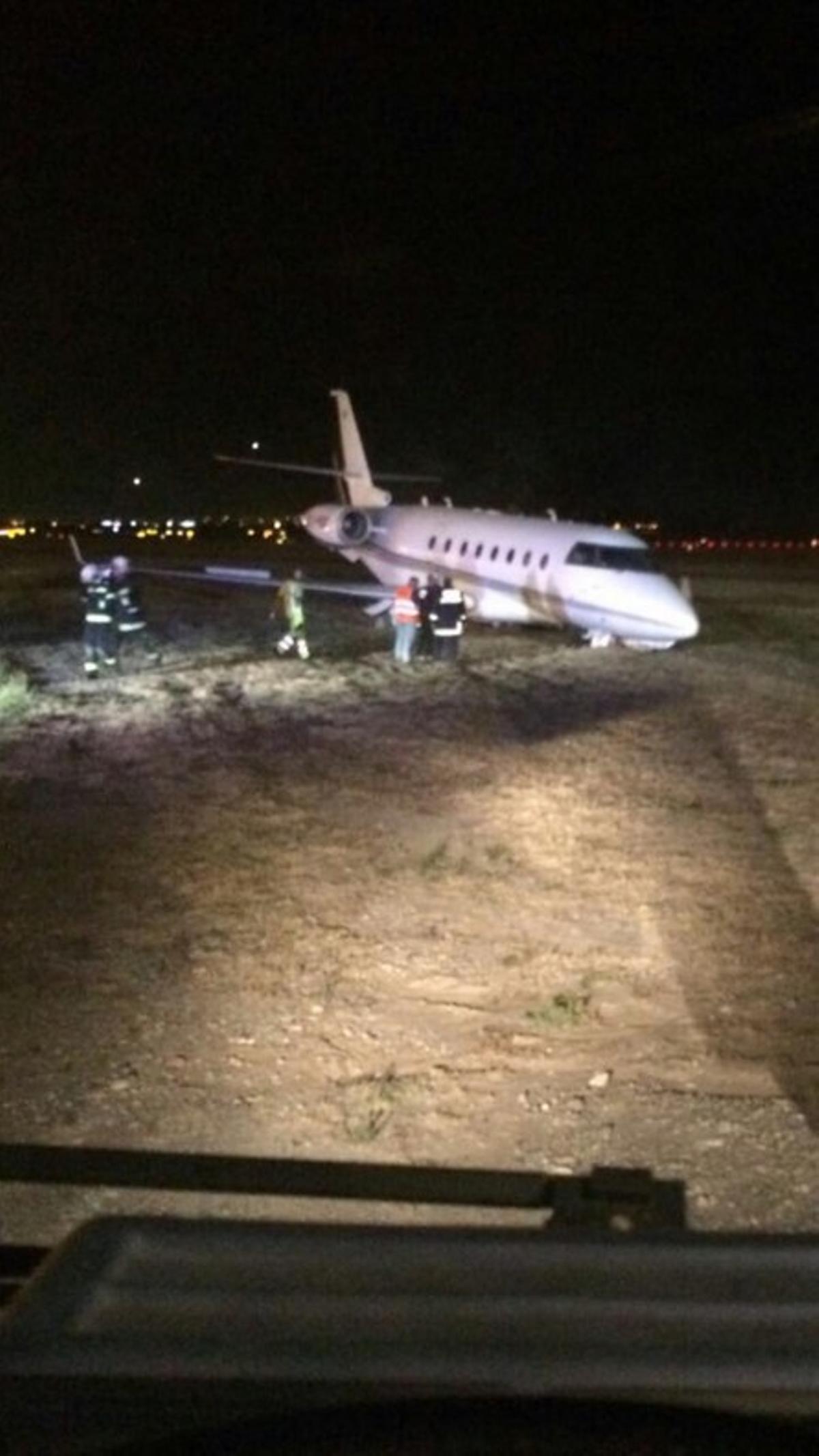 Avión privado de Cristiano Ronaldo, siniestrado tras su aterrizaje de emergencia en El Prat.