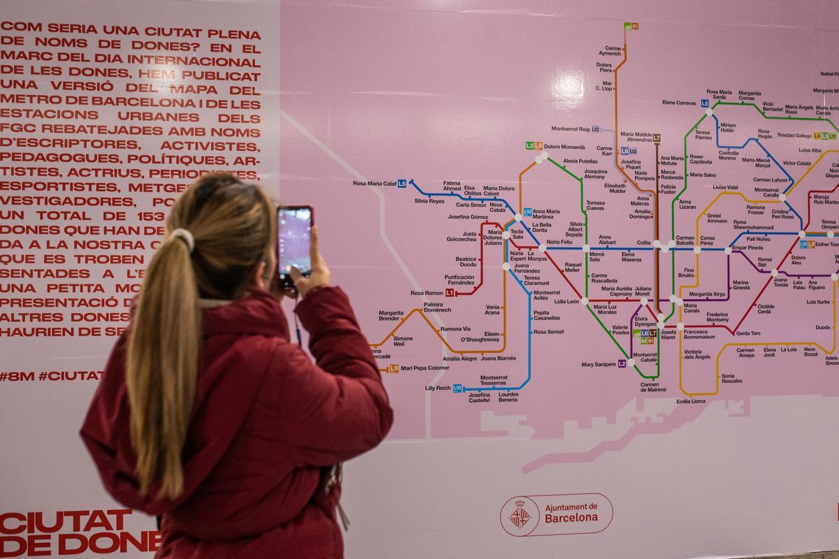 “Barcelona, una ciutat de Dones”, la campaña municipal en el metro que conmemora el Dia Internacional de la Mujer