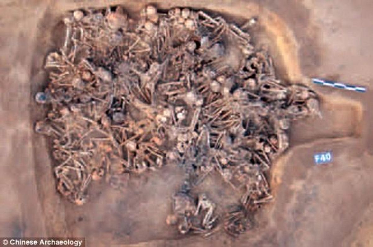 Las ruinas de la casa F40 en el interior de la cual se pueden ver el centenar de esqueletos que se han encontrado y que datan de 5.000 años atrás Las ruinas de la casa F40 en el interior de la cual se pueden ver el centenar de esqueletos que se han encontrado y que datan de 5.000 años atrás