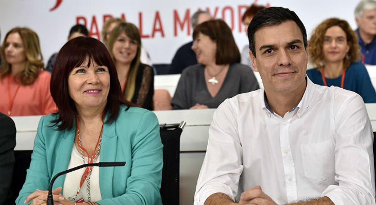 Sánchez le dice a Rajoy que si no va a la investidura mejor se vaya a casa.