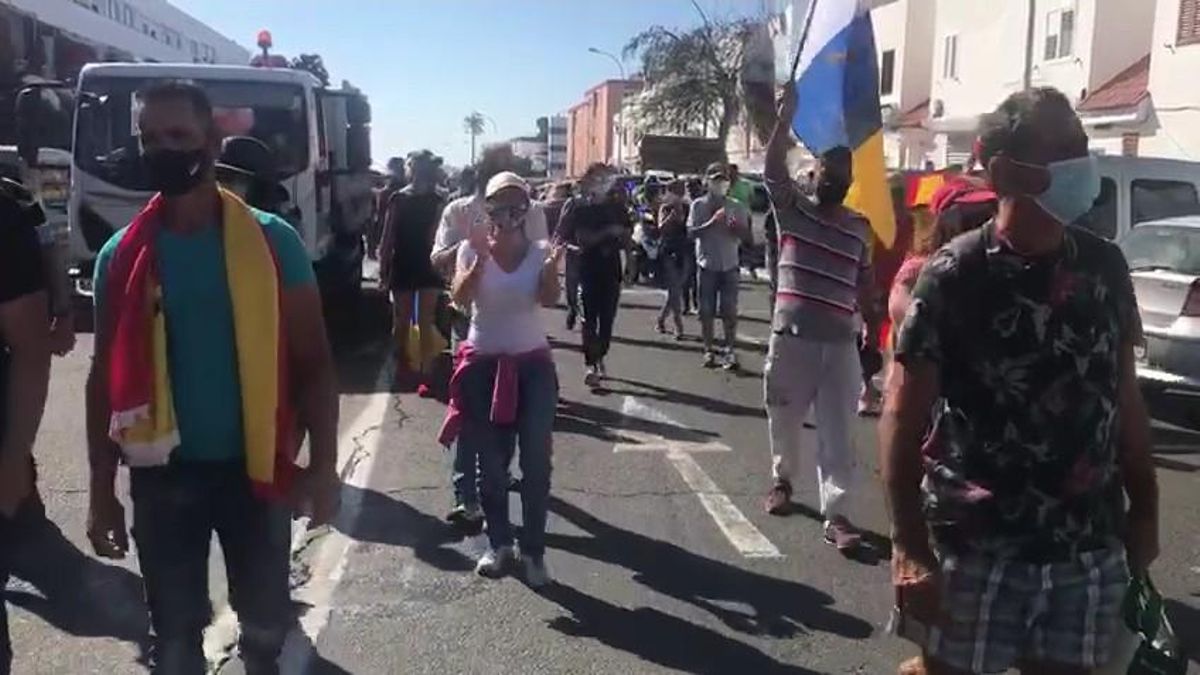 Manifestación en San Bartolomé de Tirajana contra la llegada de personas del continente africano. Manifestación en San Bartolomé de Tirajana contra la llegada de personas del continente africano.