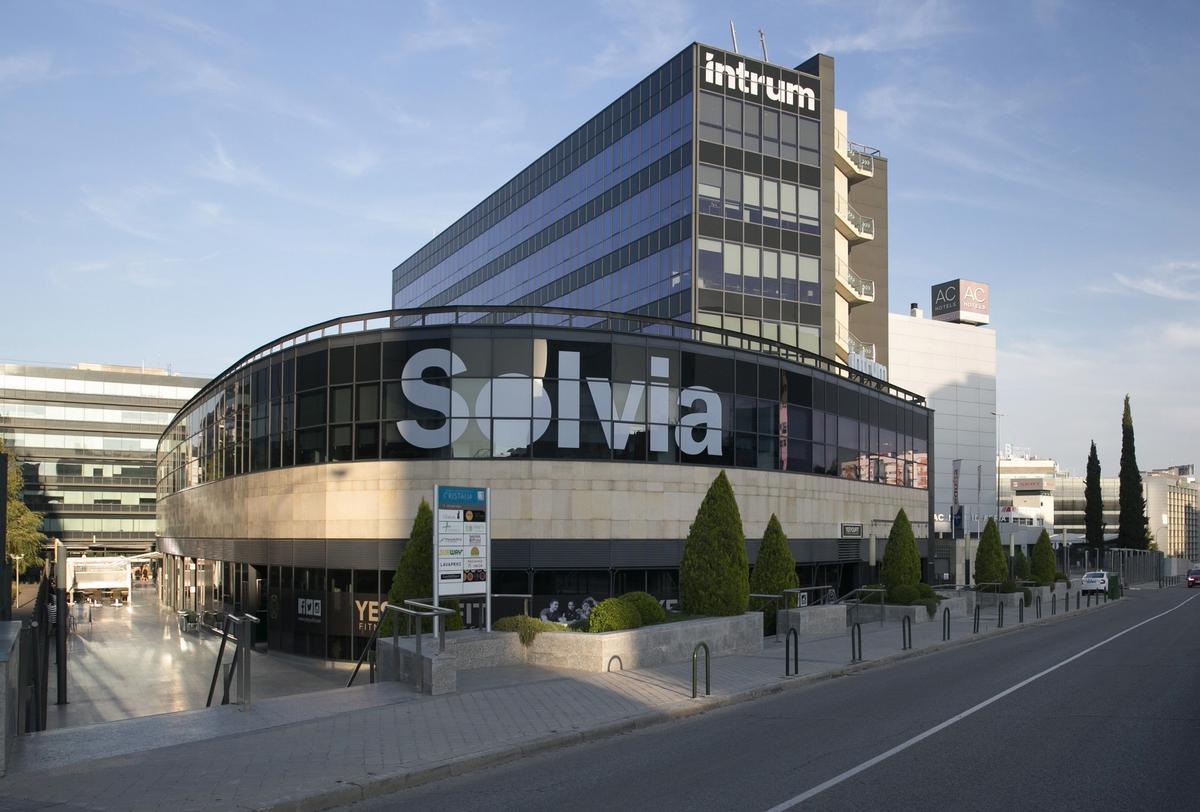 La sueca Intrum cierra la compra de Solvia, la histórica inmobiliaria de Sabadell