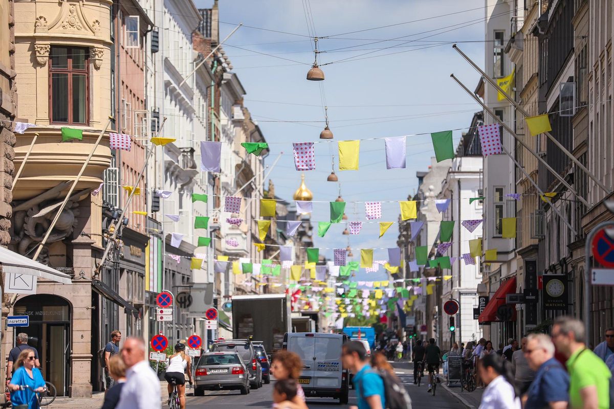 El centro de Copenhague, adornado con banderines en homanaje al Tour. El centro de Copenhague, adornado con banderines en homanaje al Tour.