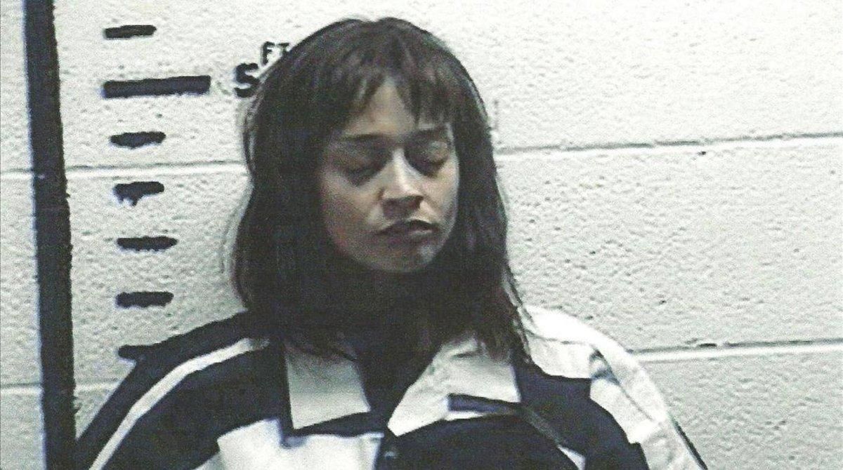 Fiona Apple, en una ficha policial, en el 2012. Fiona Apple, en una ficha policial, en el 2012.