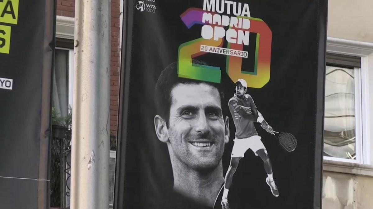 El tenista Novak Djokovic, en los carteles del Mutua Madrid Open.