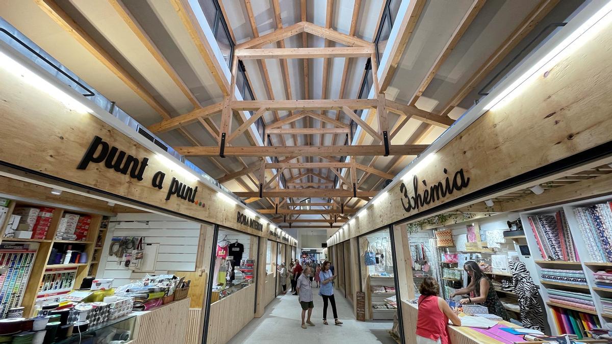 El nou mercat de Sant Andreu obre portes amb expectació i novetats