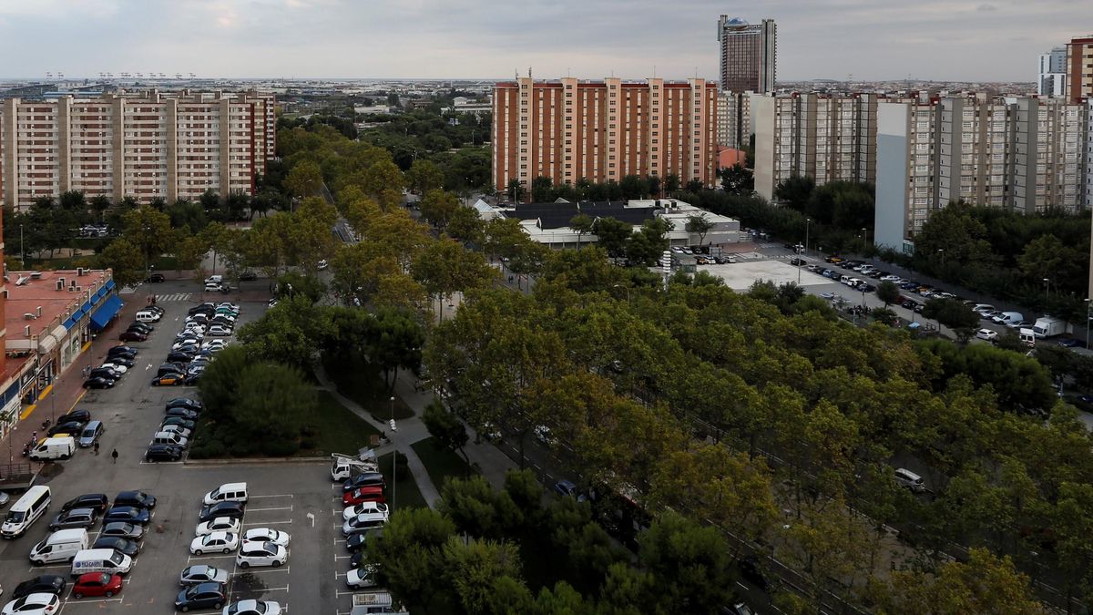 La Rambla de la Marina de Bellvitge, en la actualidad. La Rambla de la Marina de Bellvitge, en la actualidad.