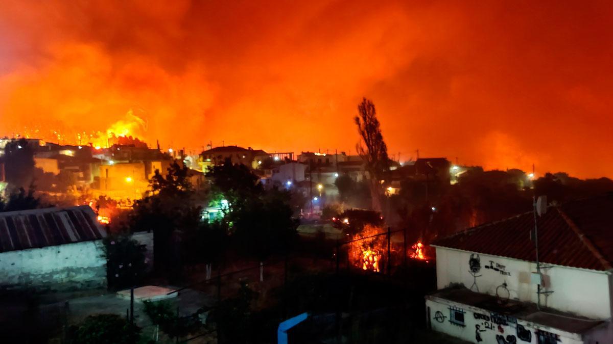 El viento agrava los incendios en Grecia