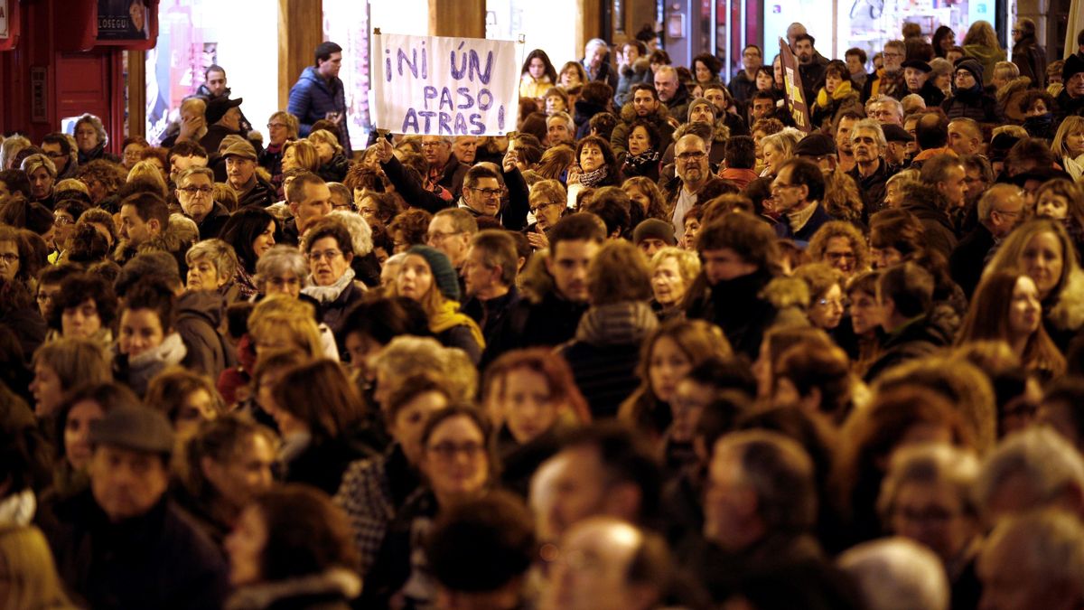 Colectivos feministas se concentran en solidaridad con el pueblo andaluz Colectivos feministas se concentran en solidaridad con el pueblo andaluz