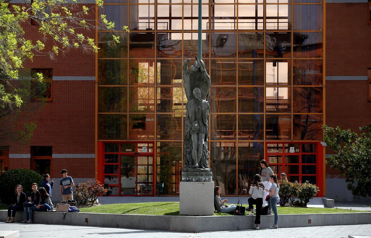 La Universitat Rei Joan Carles recorrerà l'arxivament parcial del 'cas màster'