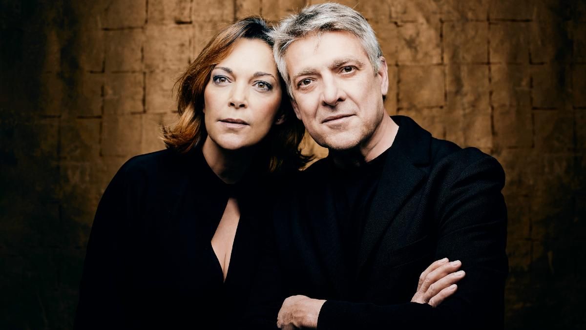 Pere Arquillué, en el papel de Dios, y Cristina Plazas, que interpreta a Satanás, en la obra ’Paraíso Perdido’. Pere Arquillué, en el papel de Dios, y Cristina Plazas, que interpreta a Satanás, en la obra ’Paraíso Perdido’.
