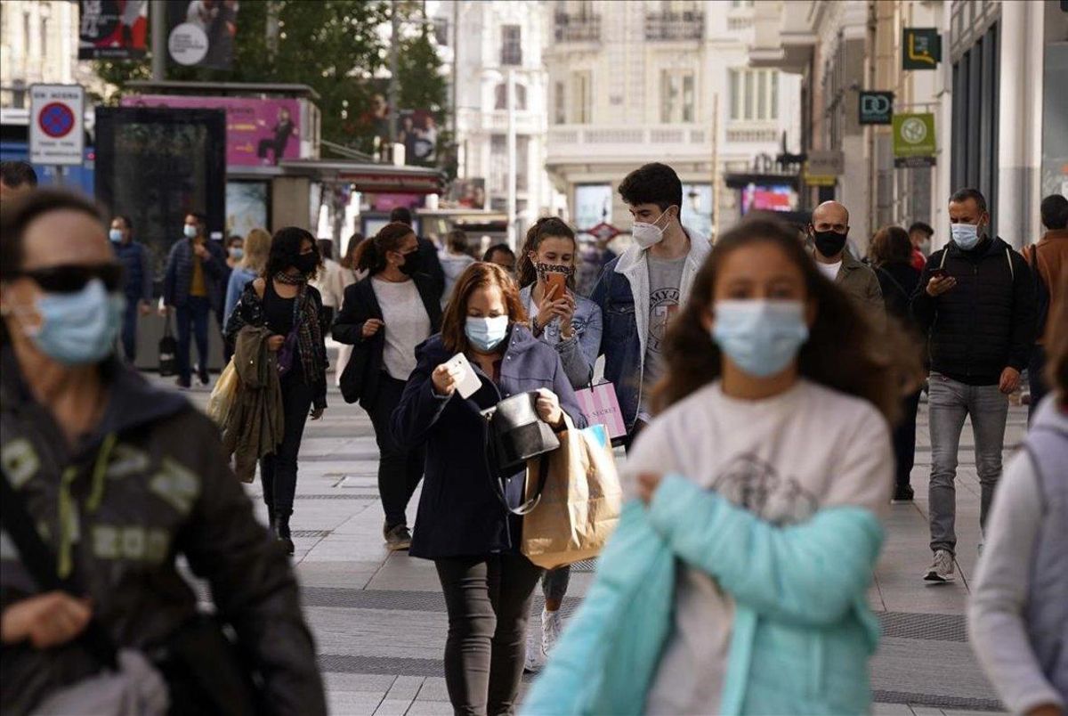 Ambiente en el centro de Madrid durante el confinamiento por el Estado de Alarma por Covid. Ambiente en el centro de Madrid durante el confinamiento por el Estado de Alarma por Covid.