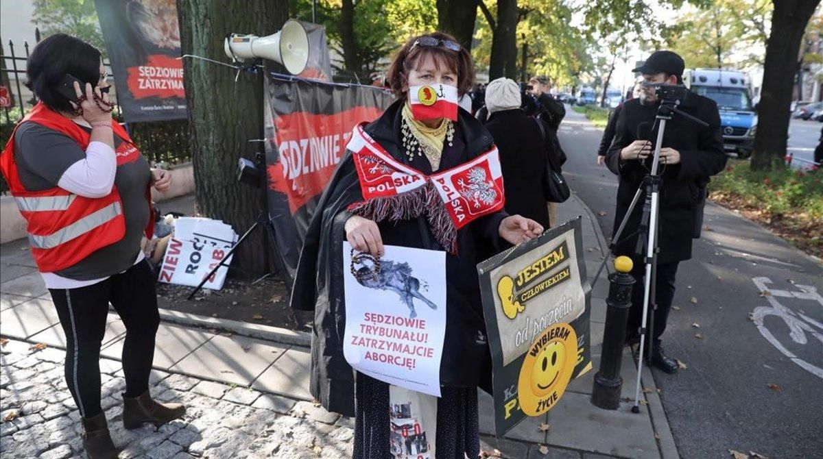 Activistas provida en Varsovia apoyan el endurecimiento de la ley del aborto. Activistas provida en Varsovia apoyan el endurecimiento de la ley del aborto.