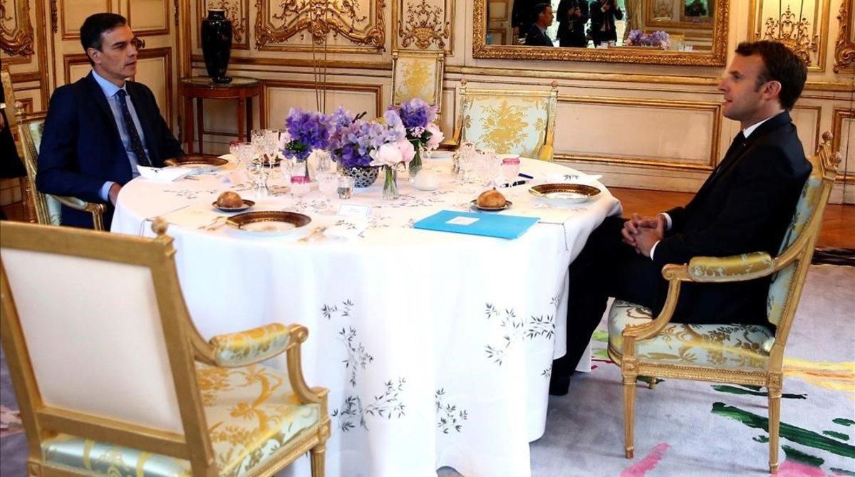 Emmanuel Macron y Pedro Sánchez, en el Elíseo. Emmanuel Macron y Pedro Sánchez, en el Elíseo.
