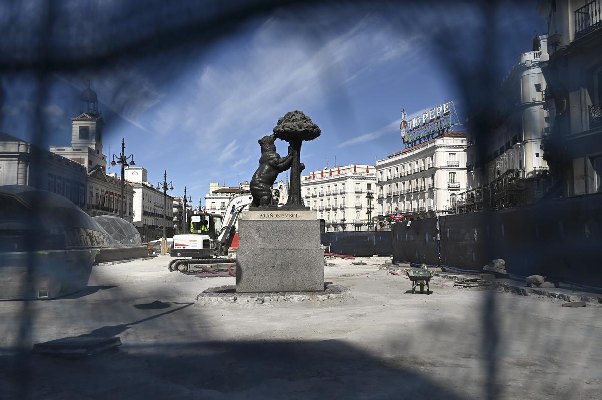El Ayuntamiento de Madrid estudia recuperar los toldos de sombra en la Puerta del Sol