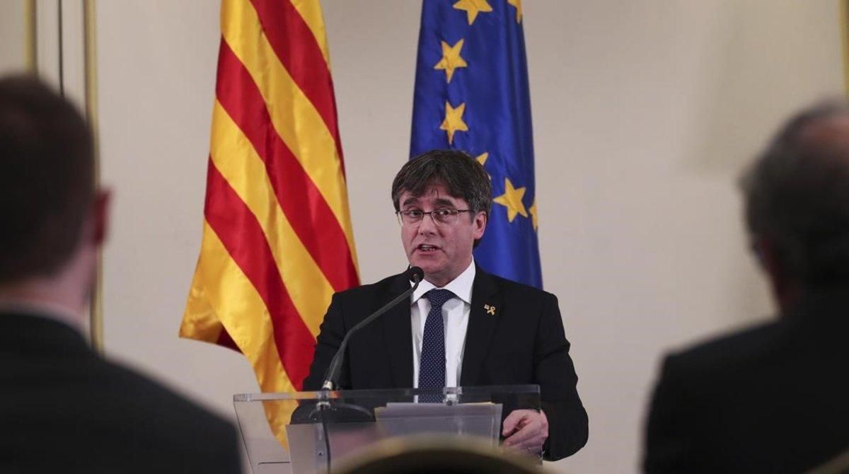 Puigdemont, el pasado 18 de febrero, en una conferencia en Bruselas. Puigdemont, el pasado 18 de febrero, en una conferencia en Bruselas.