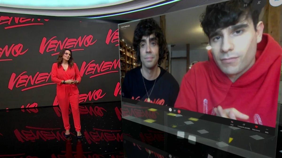 Mónica Carrillo y los Javis en Antena 3 Noticias. Mónica Carrillo y los Javis en Antena 3 Noticias.
