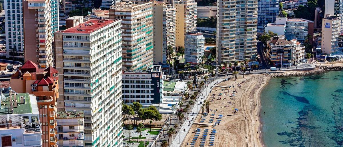 Edificios de apartamentos y hoteles en Benidorm. Edificios de apartamentos y hoteles en Benidorm.