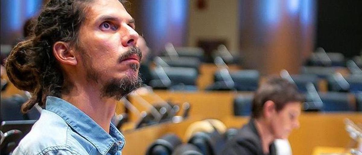 El Tribunal Constitucional calibra tornar ‘simbòlicament’ l’escó a Alberto Rodríguez El Tribunal Constitucional calibra tornar ‘simbòlicament’ l’escó a Alberto Rodríguez