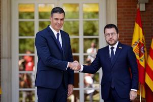 Pedro Sánchez y Pere Aragones durante la reunión que mantuvieron esta mañana en el Palacio de la Moncloa.