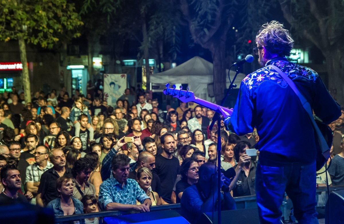 Actuación de Deltonos en el Festival Altaveu de Sant Boi de Llobregat. Actuación de Deltonos en el Festival Altaveu de Sant Boi de Llobregat.