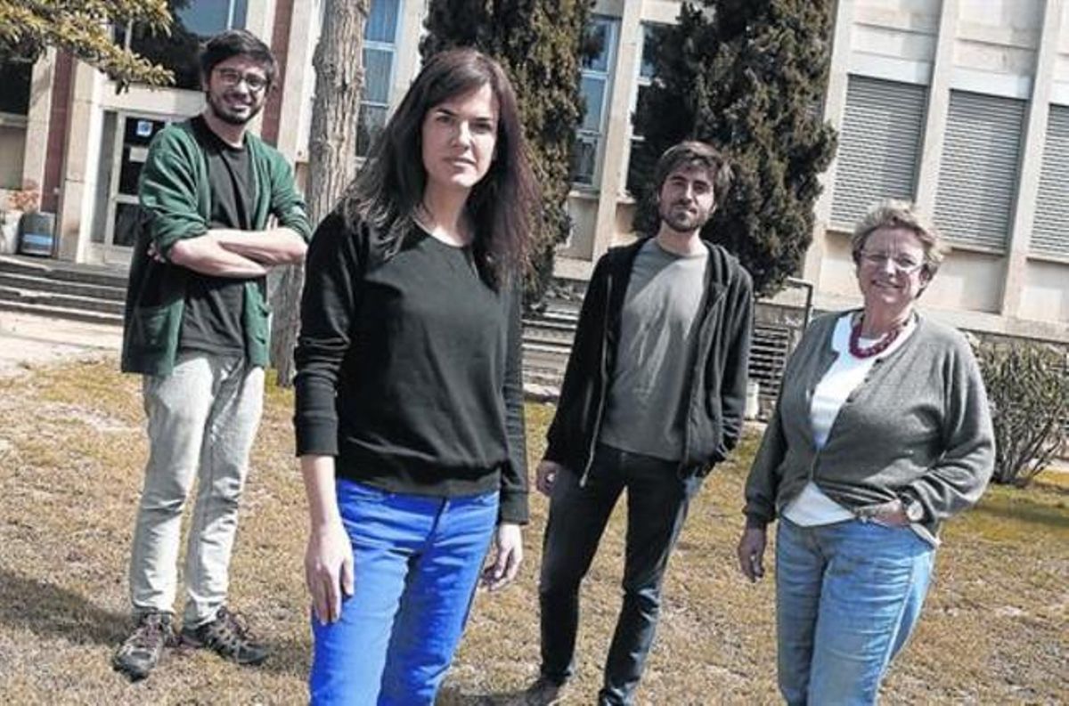 Becados y secretaria 8De izquierda a derecha, Francesc Ruiz, Teresa Estapé, Aldo Urbano y Cristina Roto. Becados y secretaria 8De izquierda a derecha, Francesc Ruiz, Teresa Estapé, Aldo Urbano y Cristina Roto.