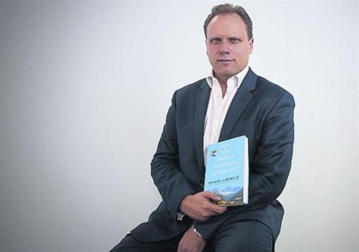 Autor 8 Daniel Lacalle, con su último libro. Autor 8 Daniel Lacalle, con su último libro.