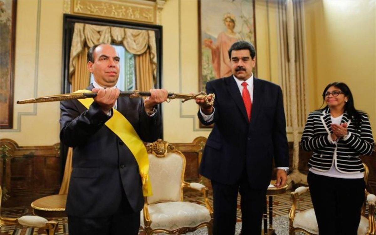 Nicolás Maduro y Rogelio Polanco, embajador de Cuba en Venezuela. Nicolás Maduro y Rogelio Polanco, embajador de Cuba en Venezuela.