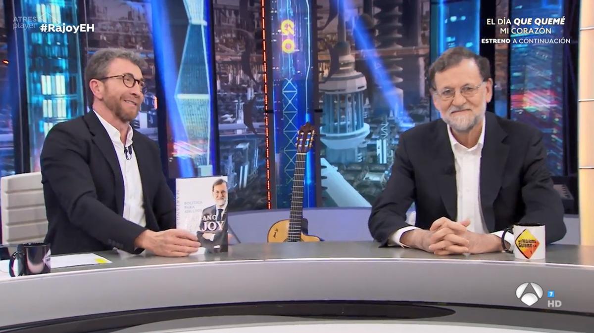 La crítica de Monegal: Rajoy al ‘jacuzzi’, submissió, massatge i rialles